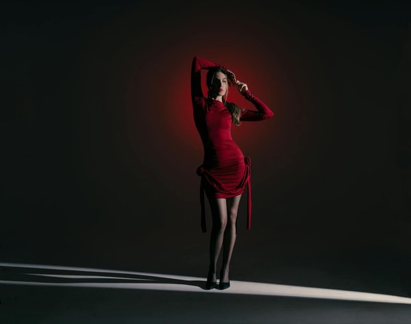 Icônes avant-gardistes de la mode vegan : Les personnalités qui redéfinissent le style éthique